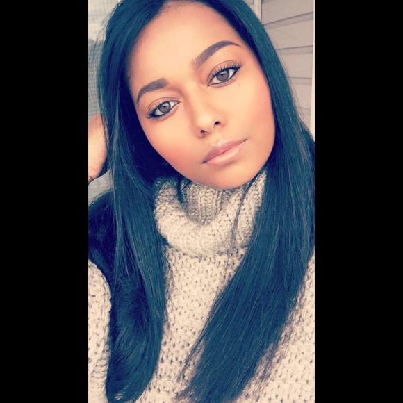 Meet your Posher, Alissa - Picture 3 of 3